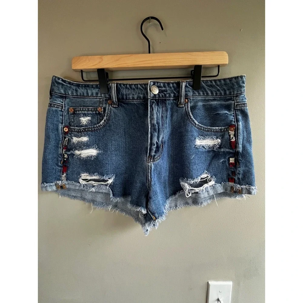 American Eagle Denim Distressed Embroidered Festival Jean Shorts Size 12 Boho - Picture 1 of 8